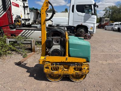 une petite machine qui se trouve dans la terre