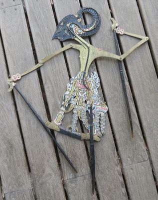 Bali : marionnette de théâtre d'ombres "Wayang kulit", H : 6…