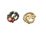 deux paires de boucles d'oreilles dorées et rouges ornées de perles