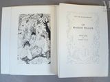 un livre dans lequel figure la photo d'une famille