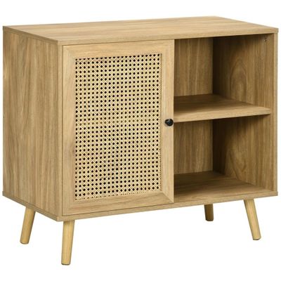un gros plan d'une armoire en bois comportant une étagère et des tablettes