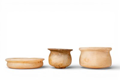 Collection DE Vases EN AlbÂTre D'Asie Occidentale