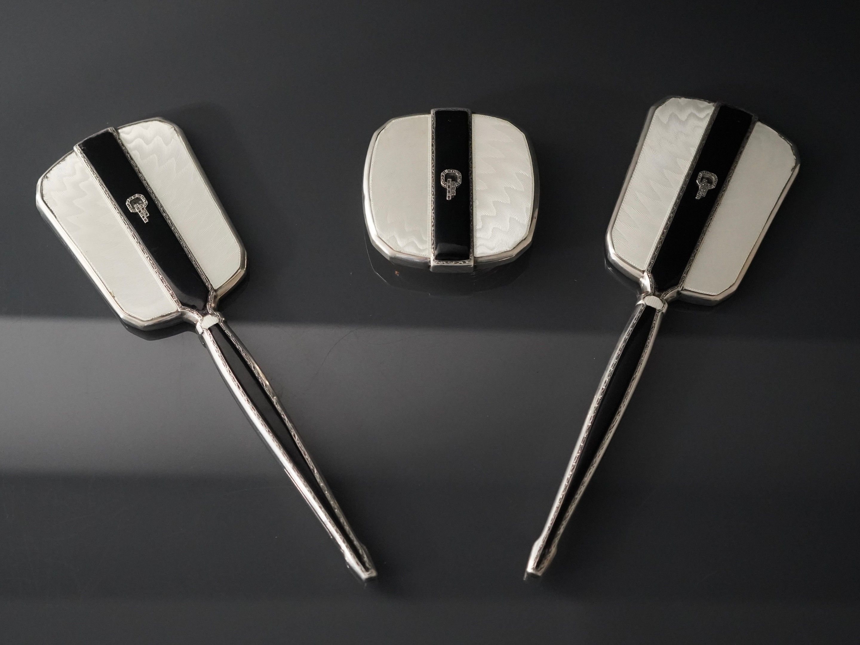 Objets d'art & Curiosités