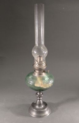 Lampe à pétrole étain et verre teinté vert