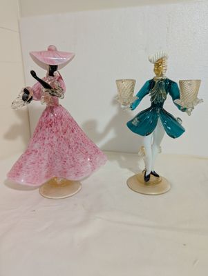 Deux sujets en verre de Venise figurant une danseuse à la ro…