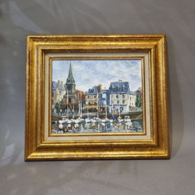 a picture of a picture of a painting in a gold frame
