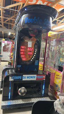 a machine that is sitting in the middle of a store