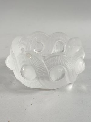 LALIQUE France - Coupelle modèle GAO