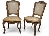paire de chaises de salon à dossier en rotin de style Louis XV