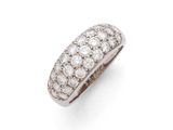 une bague en diamant et or blanc