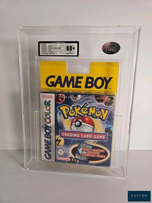 une boîte en plastique contenant une cartouche de Game Boy