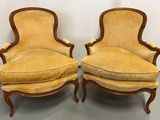 paire de fauteuils de style louis xv