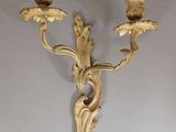paire d'appliques murales anciennes en laiton avec fleurs et feuilles