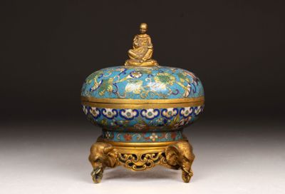 Boite chinoise en émaux cloisonnés sur cuivre à décor de fle… - Photo 1