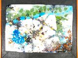 une photo d'une photo d'un tableau sur le mur