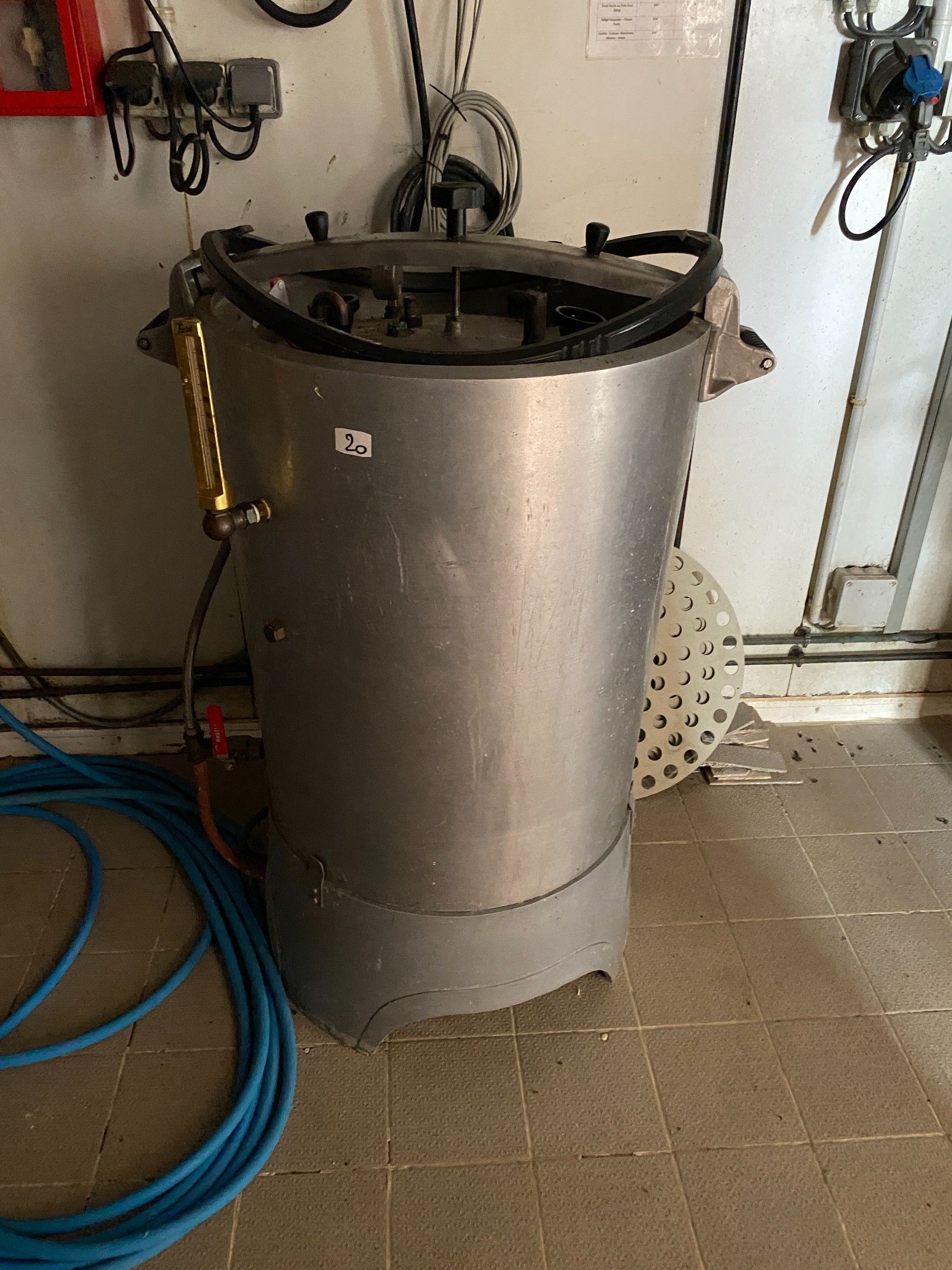 Un autoclave électrique TECHNA ST190E, 204 litres, de 2015, …