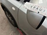 a sticker on the side of a car that says vauto