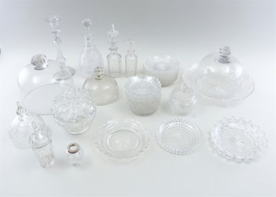 a lot of glass items that are on the table
