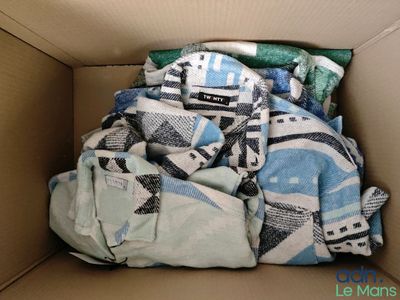 Lot de 16 vestes TWENTY PLUS de diverses tailles - Articles …