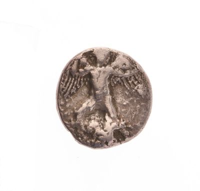 une image représentant une pièce d'argent sur laquelle figure un aigle