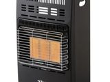 un radiateur portable noir posé sur un fond blanc