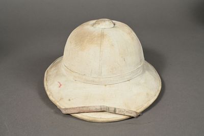 FRANCE. Casque colonial modèle 1931 .