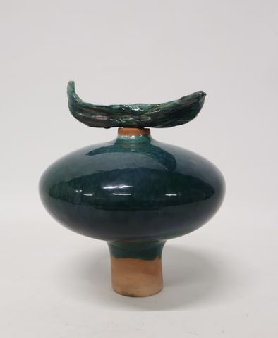 Céramique contemporaine - Bouteille en terre cuite émaillée, la b...