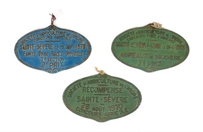 RÉUNION DE TROIS PLAQUES DE CONCOURS AGRICOLES de la Société…