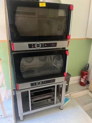 - 2 fours pâtissiers VENIX - 1 support pour four - Grilles i…