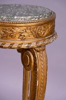 Paire de sellettes en bois mouluré, sculpté et doré, la cein… (photo 3)