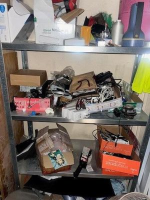 1 lot de pièces détachées issues de récupération, pots de pe…