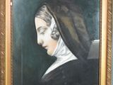 un tableau représentant une femme en robe noire, la tête voilée