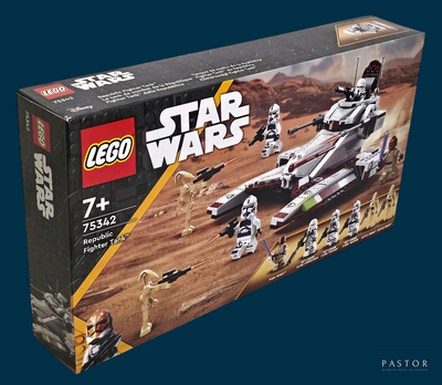 une boîte contenant un ensemble Lego Star Wars
