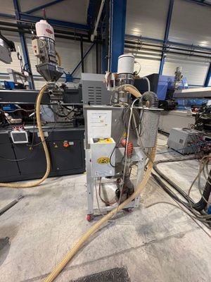 a machine that is sitting in the middle of a room