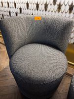 2 Petits fauteuils MOBITEC, gris, assise tournante, petits a… (photo 2)