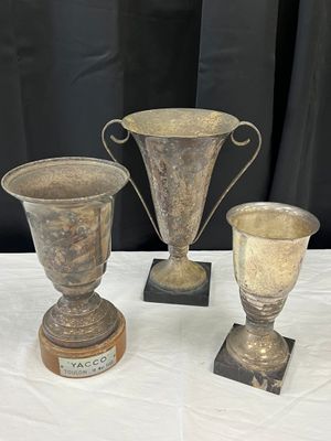Lot de trois coupes :