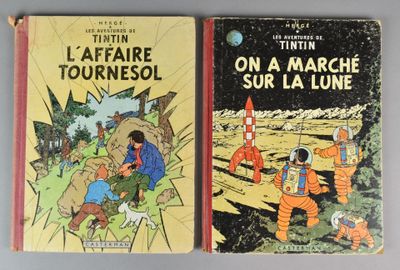 deux livres posés sur une table, avec une photo d'un astronaute et un astronaute