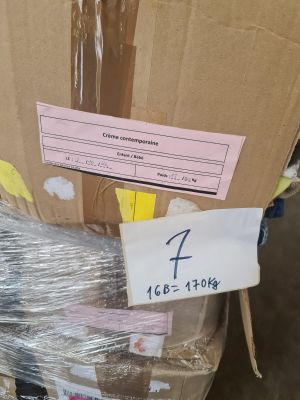 Palette d’environ 170 kg – Vêtements enfant / bébé crème con…