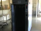 a machine that is sitting in the middle of a room