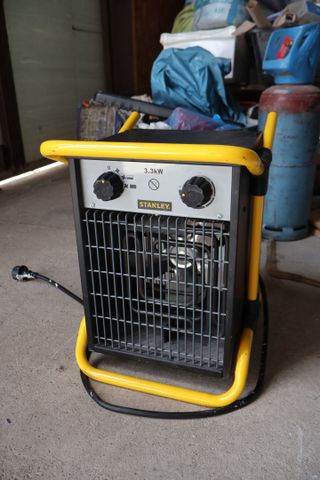 Radiateur soufflant de chantier STANLEY. Visite le mercredi  17 j...