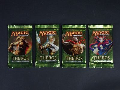 trois paquets de boosters « Héros » de Magic : L'Assemblée