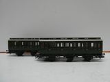 deux wagons immobilisés sur les voies