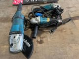 a picture of a bunch of tools that are on the floor