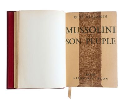 un livre ouvert sur lequel figure l'image d'une grande tour