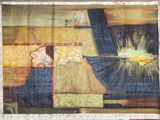 une image d'un tableau sur le mur d'un bâtiment
