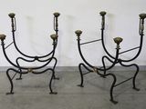 paire de candélabres anciens en laiton sur des socles en fonte
