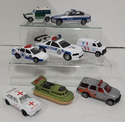 Lot de voitures (secours, police )