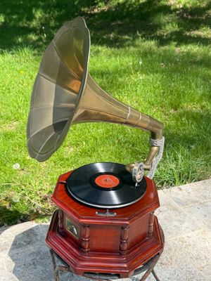 Phonographe à pavillon