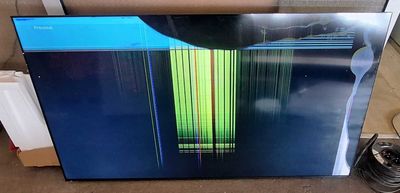 5 / Matériel Hors Service /// dalle cassé /// TV LED 7…