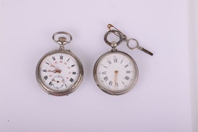 paire de montres de poche en argent avec chiffres romains